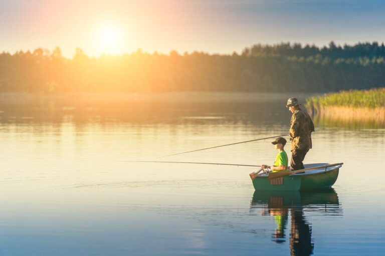 6 Types of Fishing Worms that Actually Catch Fish