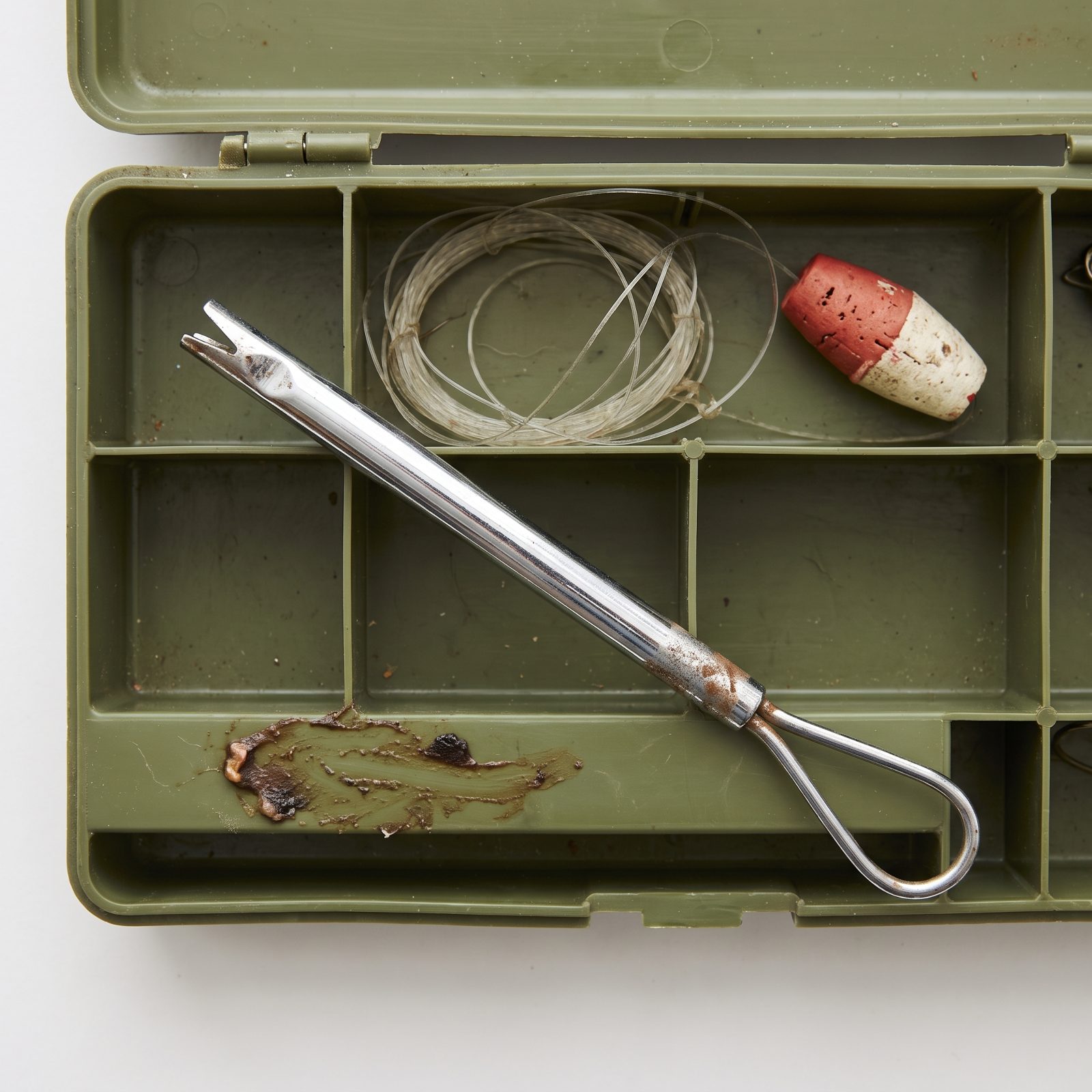 The Long Metal Hook Disgorger That Saved Your Fingers