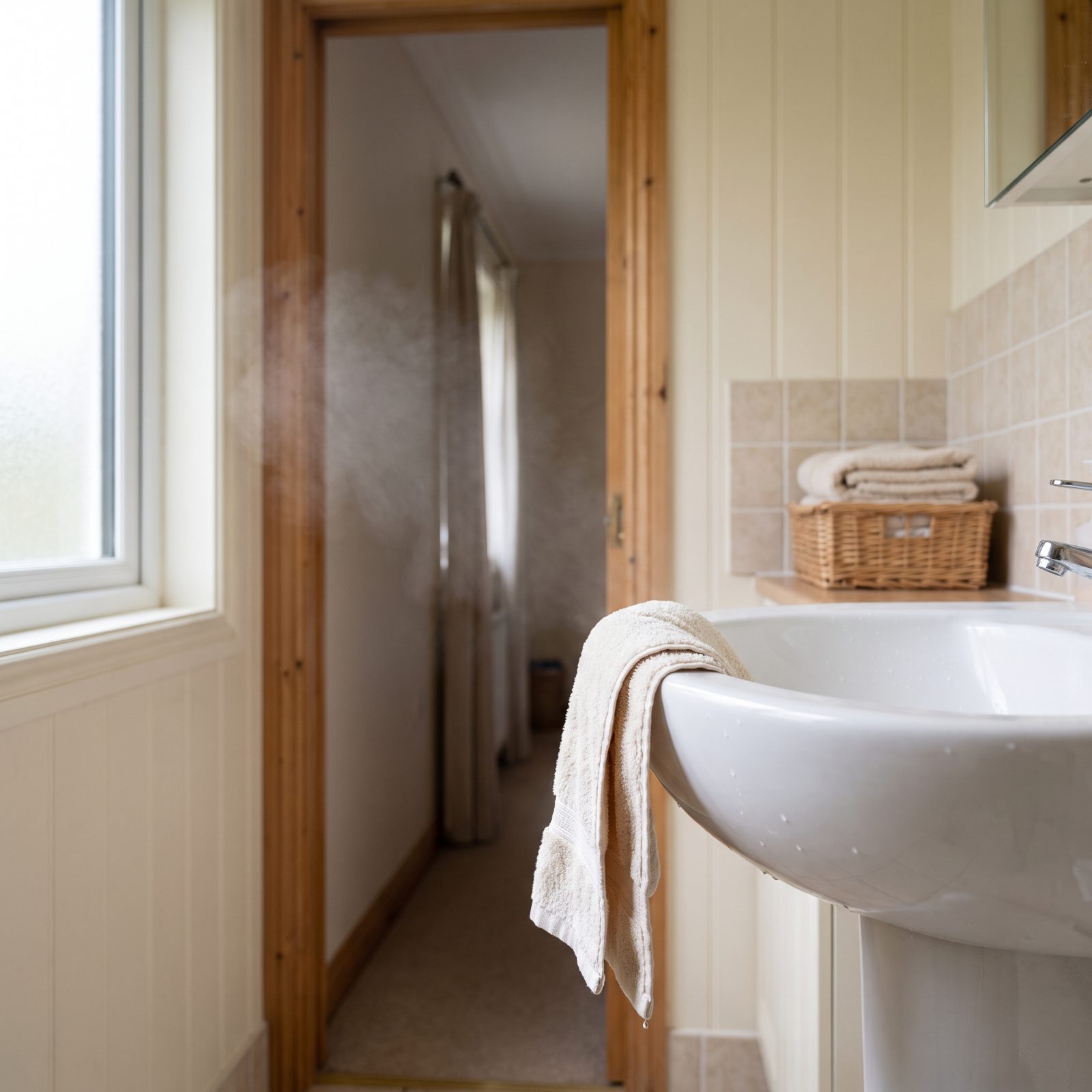 The Myth of the Wet Towel That Makes Smoke Safe to Breathe